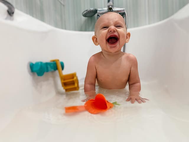 Precautions to be Taken When Bathing the Baby