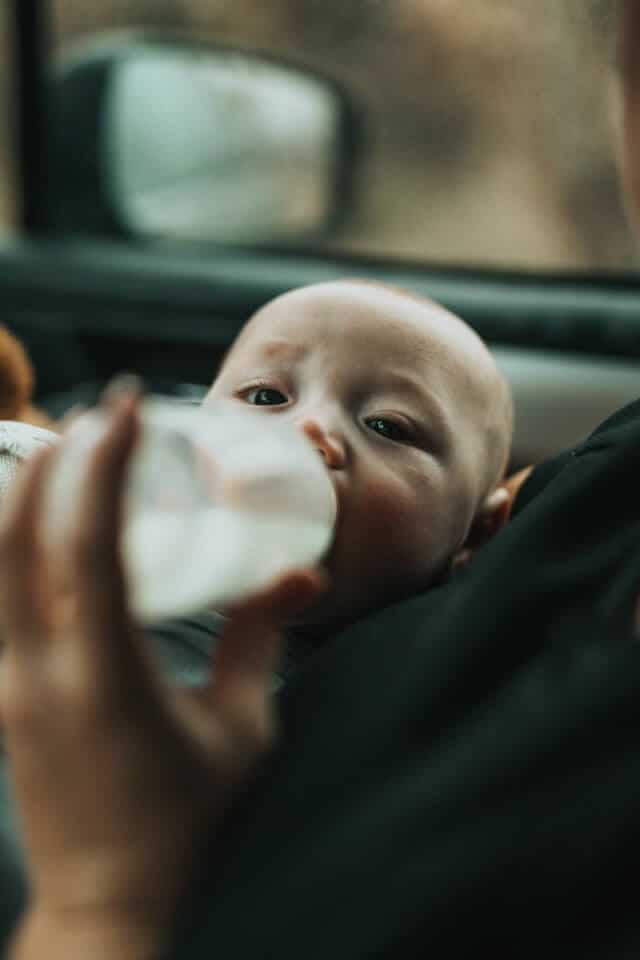 Carry Baby Feeding Bottle While Travelling with Baby on Flight or Train