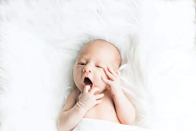 Newborn Baby's Signs of Tiredness