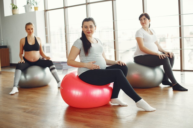 Use gym ball during pregnancy