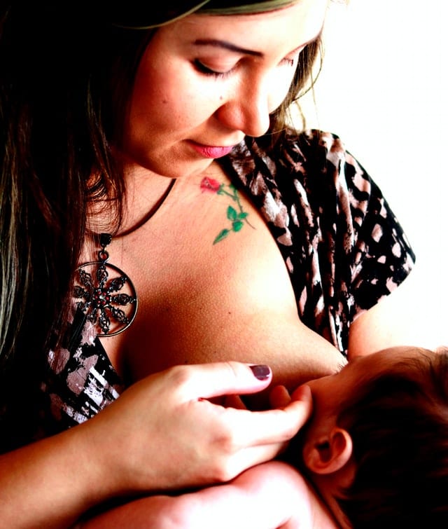 What are the Breastfeeding Tips for First Time Mothers?